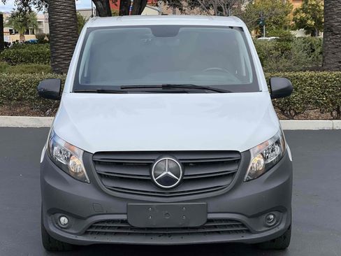 Used 2022 Mercedes-Benz Metris image 11