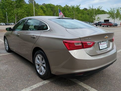Used 2025 Chevrolet Malibu LT FWD image 6