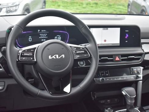 New 2026 Kia Seltos S FWD image 18