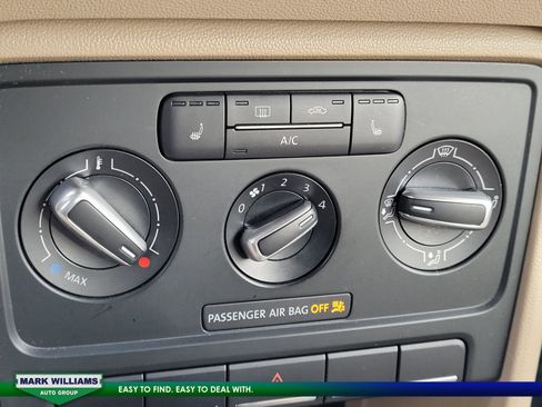 Used 2013 Volkswagen Beetle TDI image 23