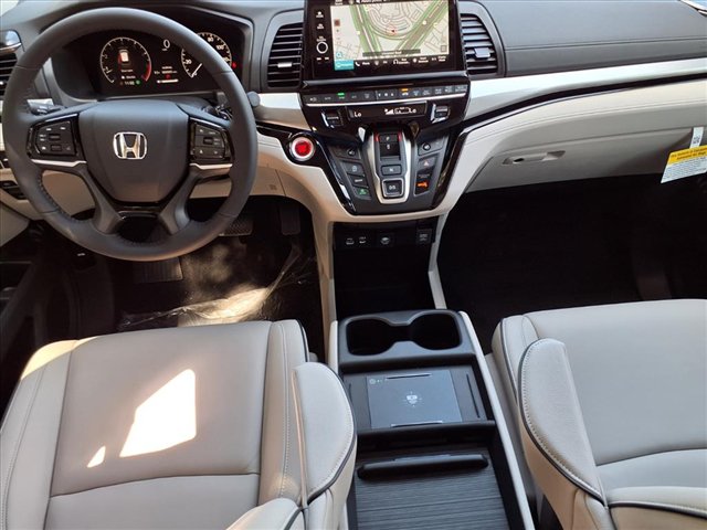 New 2026 Honda Odyssey Touring image 3