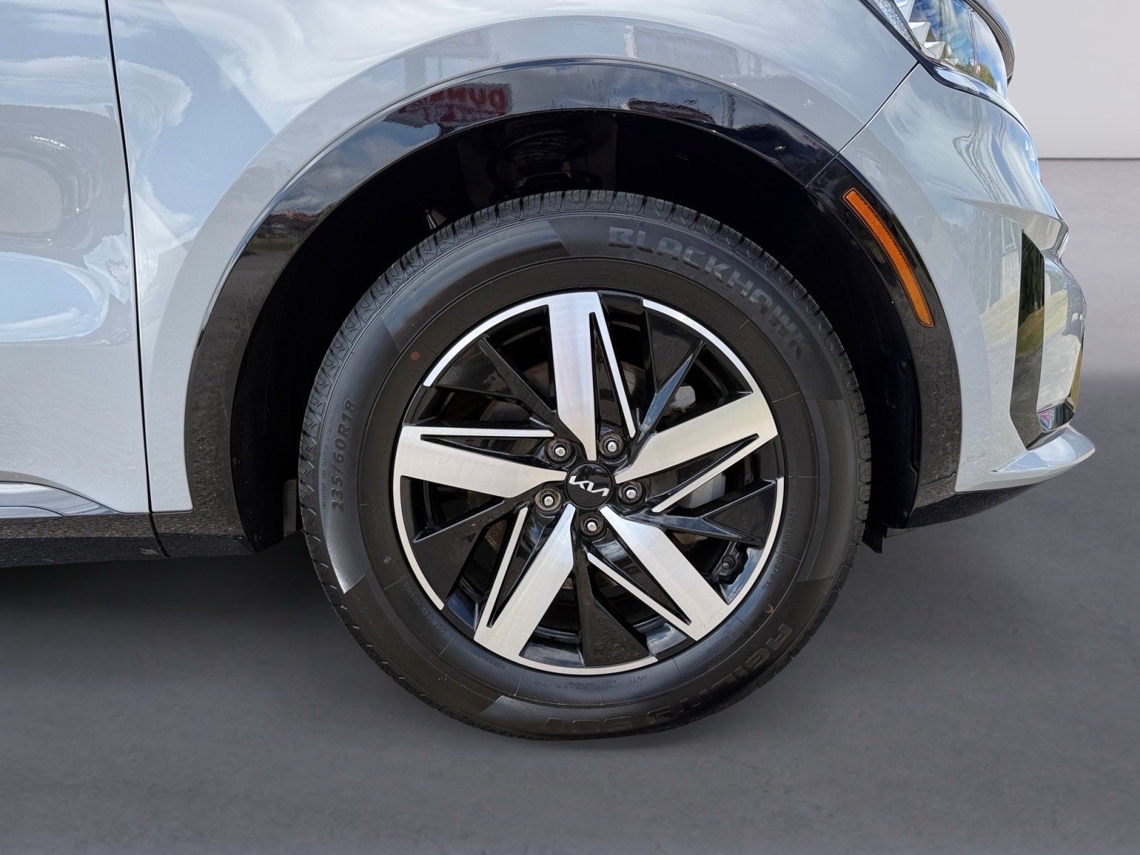 Used 2022 Kia Sorento EX w/ Panoramic Sunroof Package FWD image 9