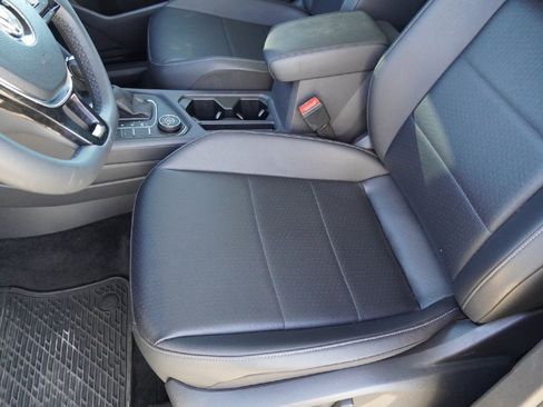 Used 2020 Volkswagen Tiguan SE image 10