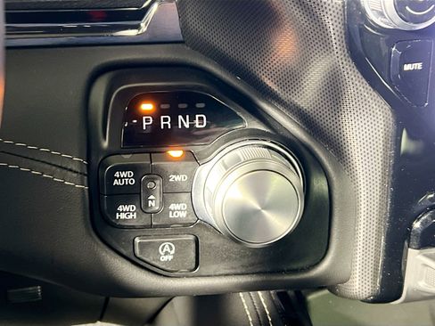 Used 2024 RAM 1500 Limited w/ Body Color Bumper Group image 25