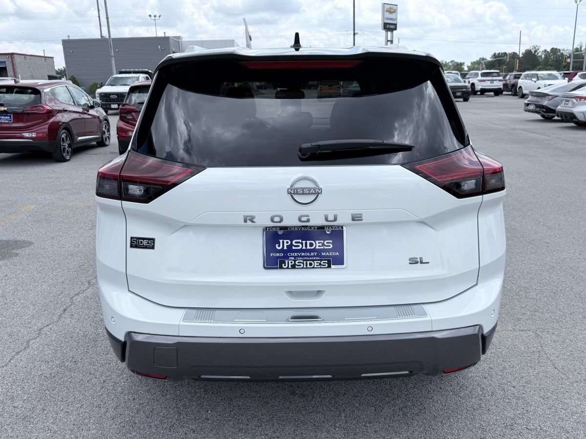 Used 2025 Nissan Rogue SL w/ SL Premium Package FWD image 6