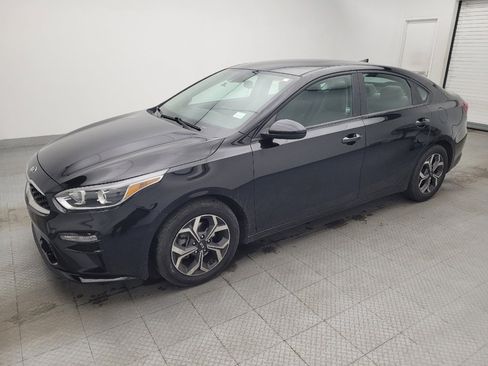 Used 2020 Kia Forte LXS image 2