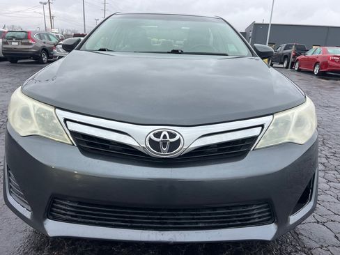 Used 2013 Toyota Camry LE image 2