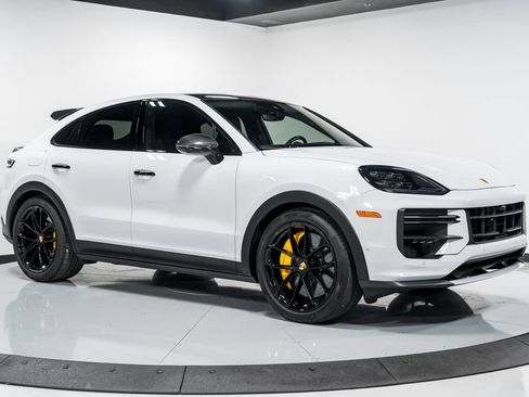 Used 2024 Porsche Cayenne Turbo GT AWD/4WD image 44