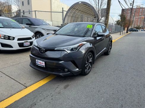 Used 2018 Toyota C-HR XLE image 3