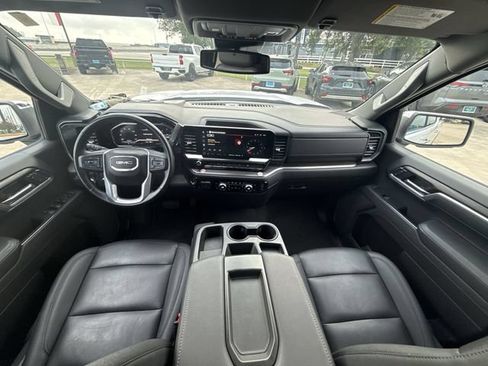 Certified 2025 GMC Sierra 1500 SLT RWD image 21