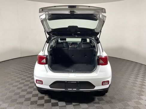 Used 2023 Hyundai Venue Limited w/ Cargo Package FWD image 15