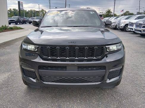 Certified 2025 Jeep Grand Cherokee L Limited w/ Black Appearance Package RWD image 8