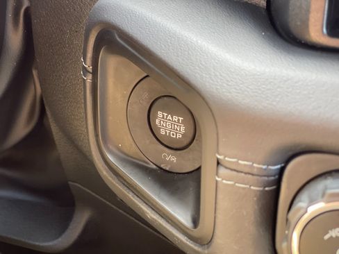 Used 2025 Jeep Wrangler Unlimited Sahara AWD/4WD image 24