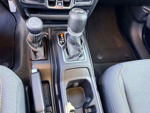 Used 2024 Jeep Wrangler Sport S image 28