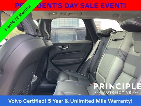 Certified 2025 Volvo XC60 B5 Core image 33