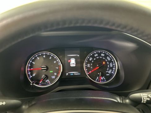 Used 2019 Toyota RAV4 XLE w/ Convenience Package AWD/4WD image 13