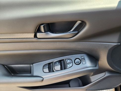 Certified 2025 Nissan Altima 2.5 S FWD image 16