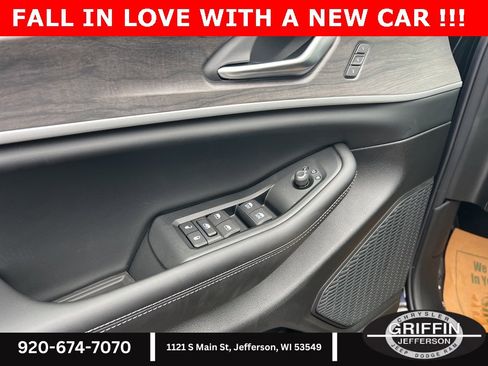 New 2025 Jeep Grand Cherokee Limited w/ Luxury Tech Group II image 23