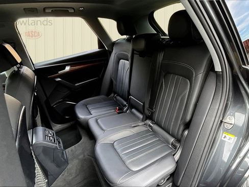 Used 2023 Audi Q5 2.0T Premium w/ Convenience Package image 22