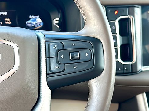 Used 2024 GMC Yukon Denali RWD image 31