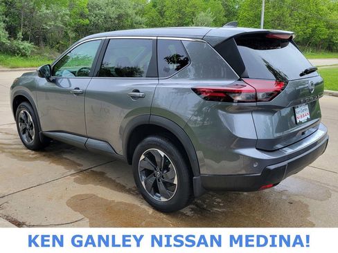 Certified 2026 Nissan Rogue SV AWD/4WD image 5