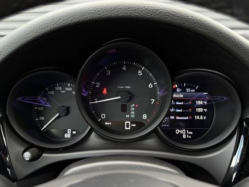 New 2026 Porsche Macan image 18