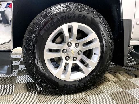 Used 2018 Chevrolet Silverado 1500 LT w/ All Star Edition image 8