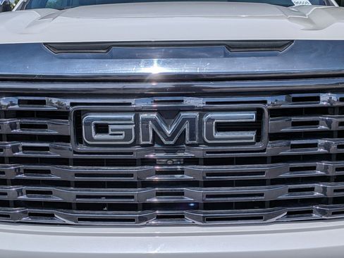 Used 2023 GMC Sierra 1500 Denali Ultimate AWD/4WD image 10