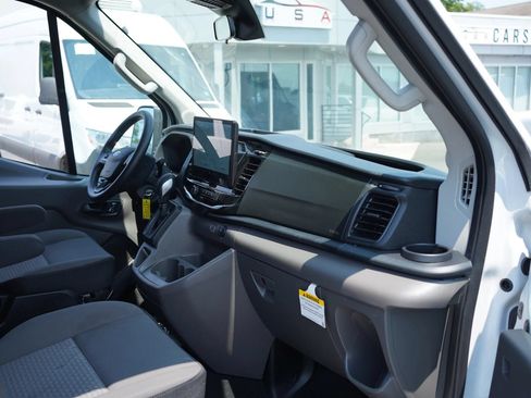 Used 2025 Ford Transit 350 XLT RWD image 3