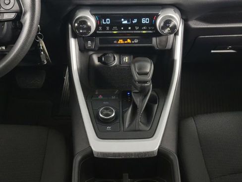 Used 2024 Toyota RAV4 LE AWD/4WD image 24