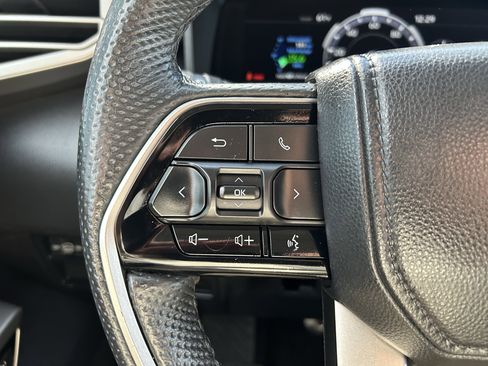 Used 2024 Toyota Sequoia Limited image 18