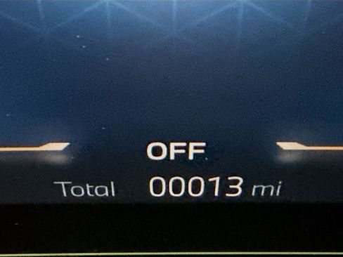 Used 2025 BMW X3 xDrive30i w/ Convenience Package image 11