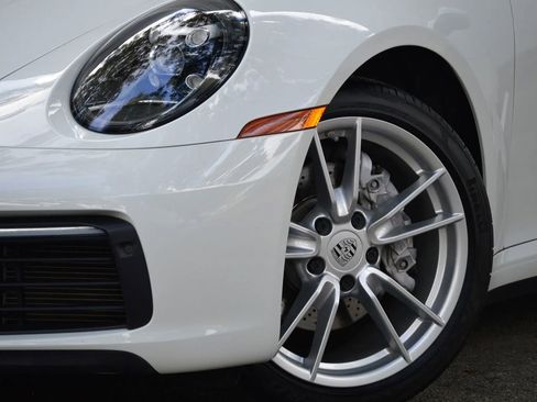 Used 2021 Porsche 911 Carrera image 2