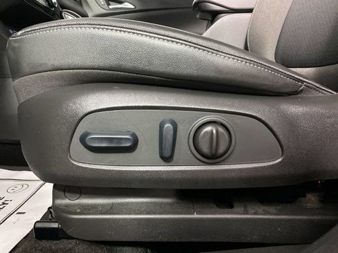 Used 2023 Buick Encore GX Select w/ Sport Touring Package AWD/4WD image 12