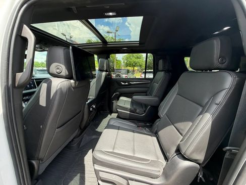 Used 2021 GMC Yukon XL Denali w/ Denali Ultimate Package AWD/4WD image 36