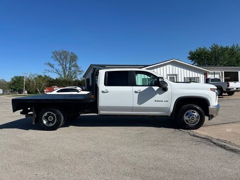 Used 2022 Chevrolet Silverado 3500 LT image 4
