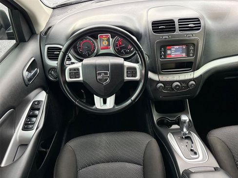Used 2020 Dodge Journey SE w/ SE Popular Equipment Group FWD image 23