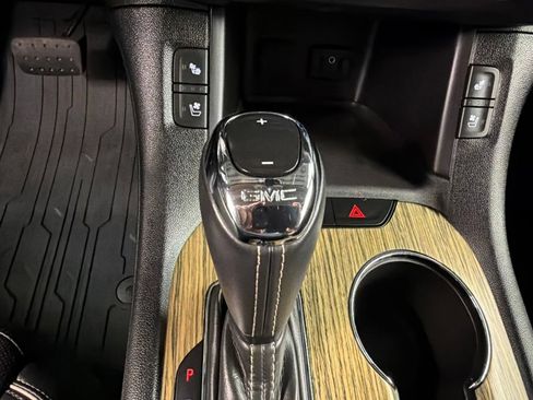 Used 2018 GMC Acadia Denali w/ Technology Package AWD/4WD image 15