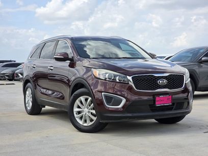 Used 2017 Kia Sorento LX w/ LX Convenience Package
