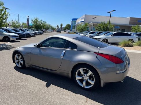 Used 2007 Nissan 350Z Enthusiast w/ Cargo Convenience Pkg image 3
