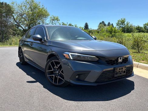 Used 2024 Honda Civic Sport Touring image 1