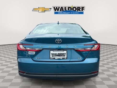 Used 2025 Toyota Camry LE w/ Convenience Package FWD image 5