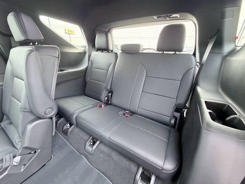New 2026 Chevrolet Traverse LT FWD image 27