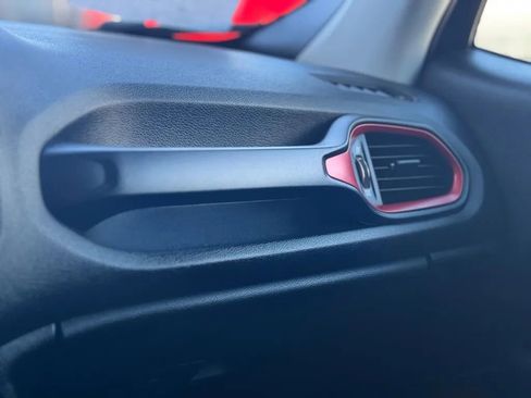 Used 2020 Jeep Renegade Trailhawk w/ Cold Weather Group image 24