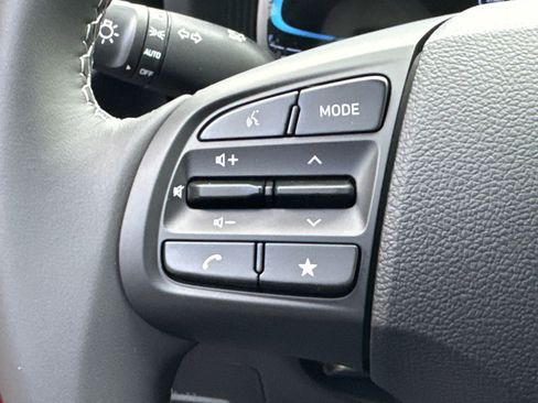 New 2025 Hyundai Venue SEL FWD image 25