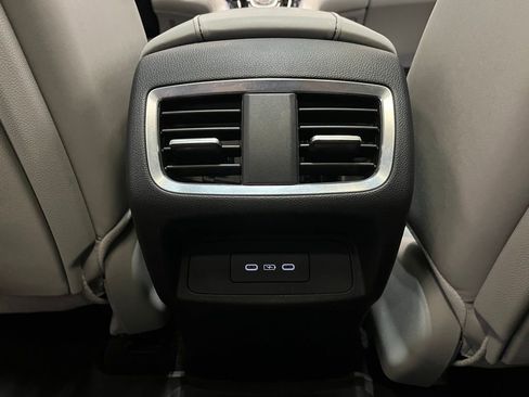Used 2024 Acura RDX SH-AWD w/ Technology Package image 16