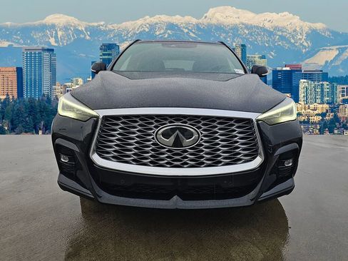 Certified 2024 INFINITI QX55 Essential image 10
