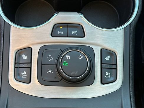 Used 2024 GMC Terrain Denali w/ Denali Premium Package image 34