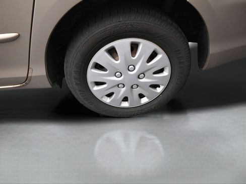 Used 2004 Toyota Sienna CE image 35