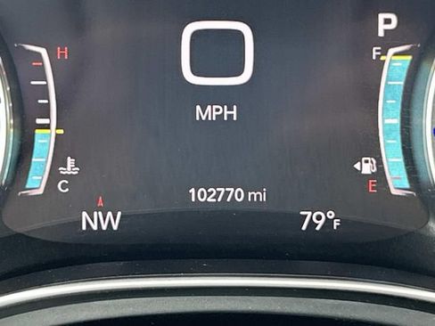 Used 2018 Chrysler Pacifica Limited w/ Advanced Safetytec Group FWD image 33